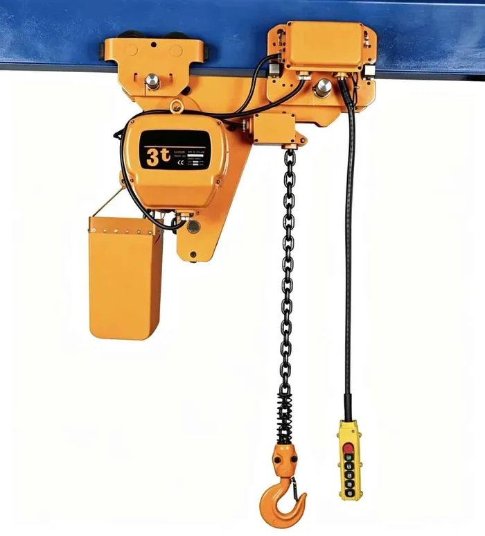 Low headroom electric chain hoist with motorised trolley