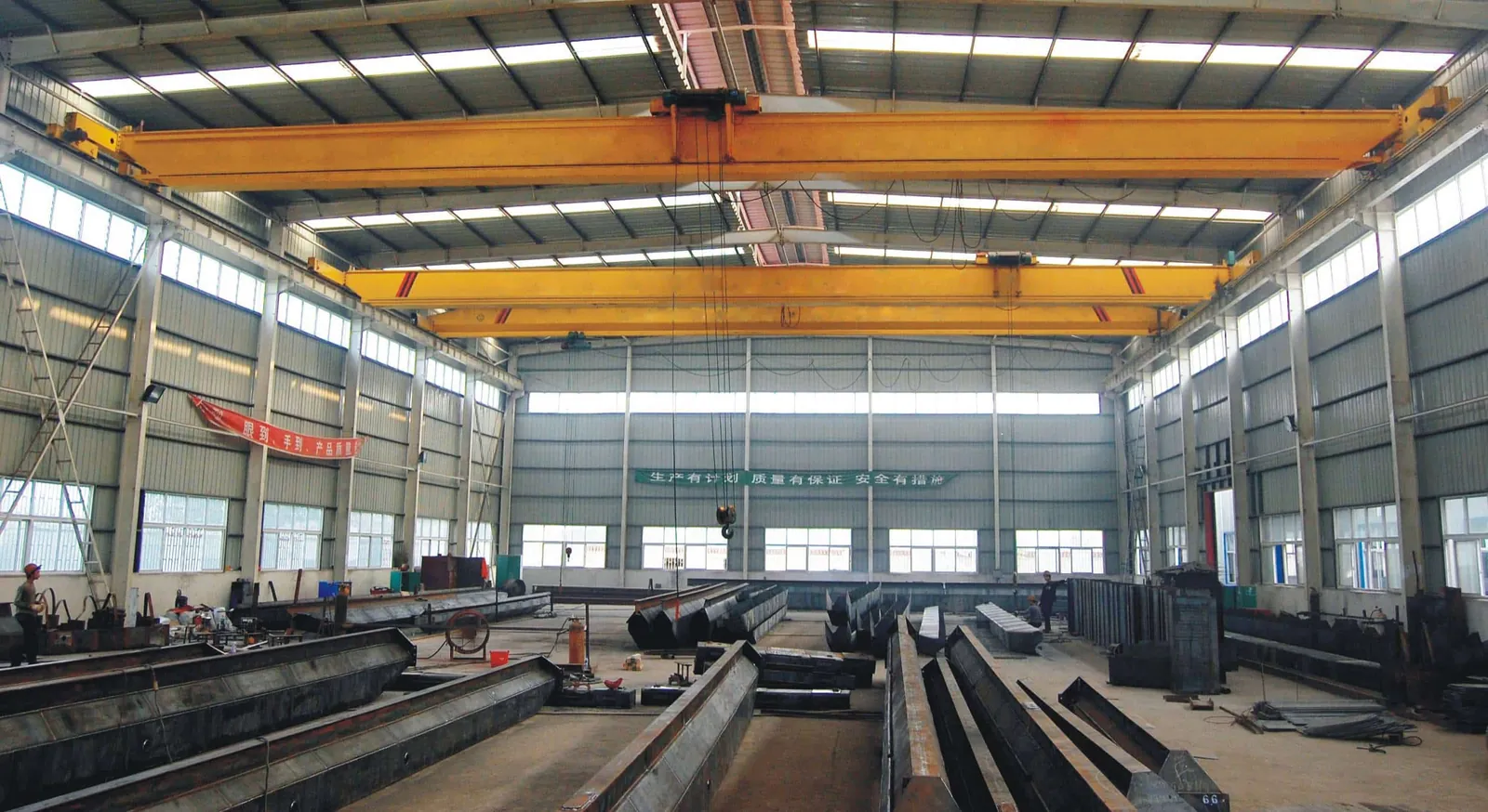 Kitanocrane factory real scene, overhead crane inside industrial workshop