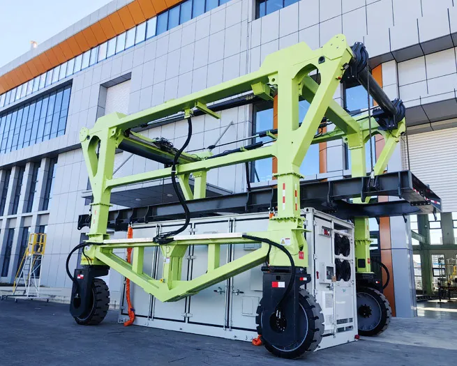 Straddle carrier positioned over an energy storage cabinet